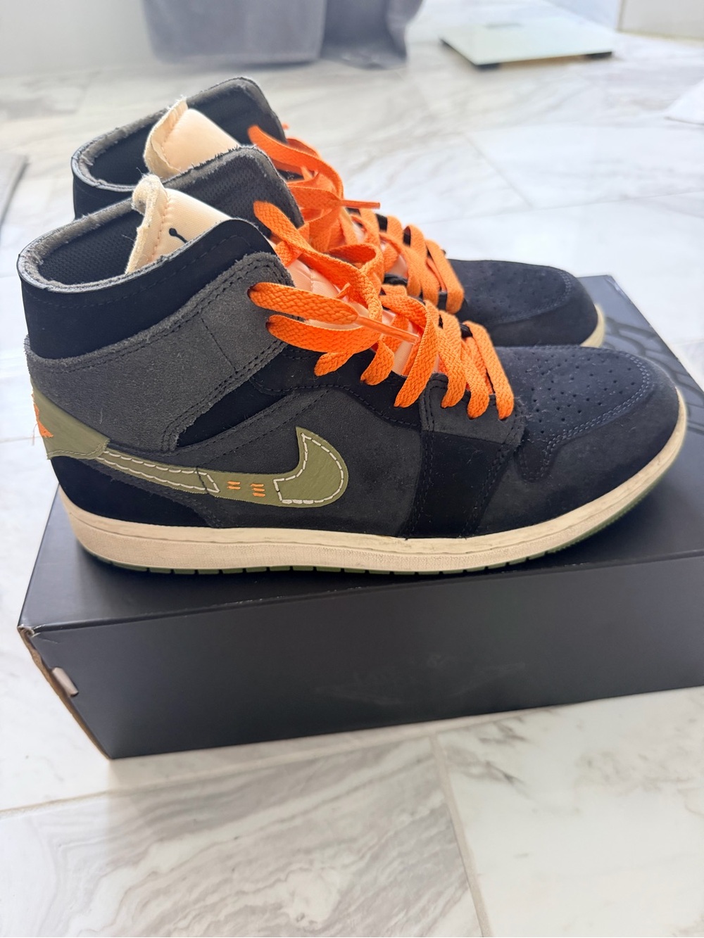 Authentic Air Jordan 1 Mid SE Craft “Dark Smoke Grey”